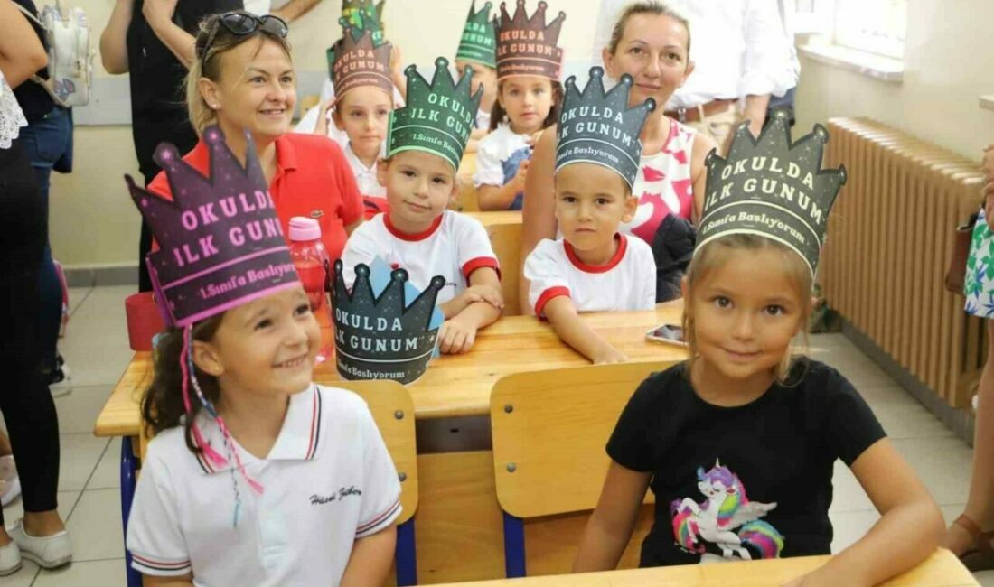 Bursa’da 657 bin öğrenci ve 41 bin öğretmen ders başı yapıyor Bursa’da 8 Eylül Pazartesi günü 657 bin öğrenci ve 41