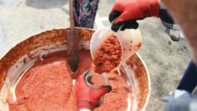 Bursa’nın merkez Osmangazi ilçesinde ihtiyaç sahipleri için imece usulüyle bir