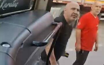 Bursa’da ters yöne giren otomobil sürücüsü ile otobüs şoförü arasında