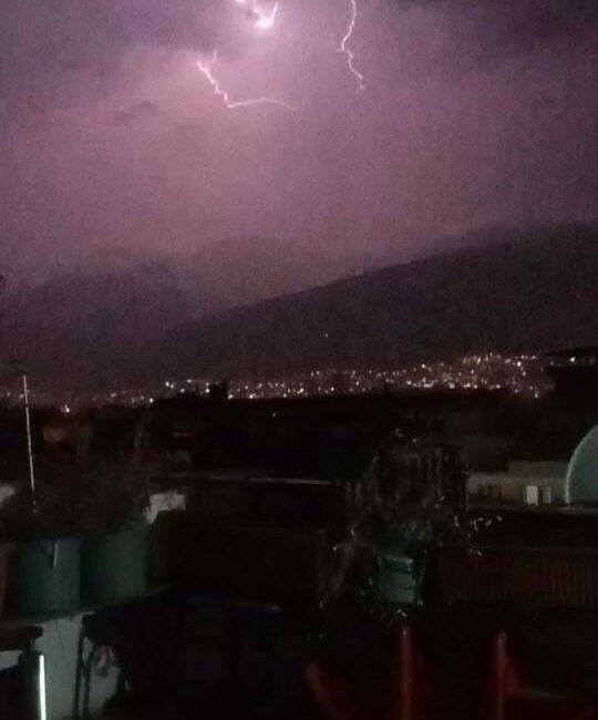 Bursa’da şimşekler geceyi aydınlattı Bursa’da gece karanlığı, ardı arkası kesilmeyen şimşeklerle aydınlandı. Bursa’da akşam