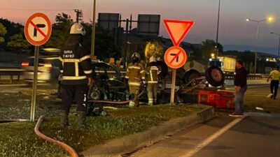Bursa’nın İnegöl ilçesinde meydana gelen kazada traktöre arkadan çarpan otomobil