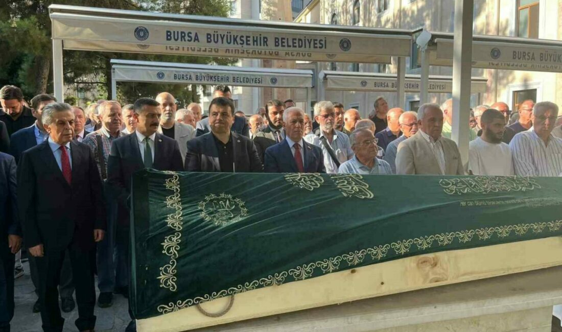 Bursa’nın duayen gazetecilerinden Engin Özpınar toprağa verildi Bursa’nın duayen gazetecilerinden Engin Özpınar, sevenlerinin ve meslektaşları tarafından son