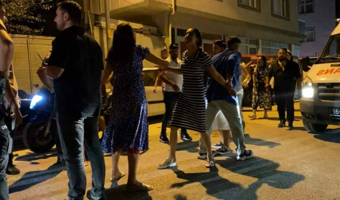 Bursa’nın İnegöl ilçesinde aranan şahsı yakalayan polis ekiplerine saldıran kalabalık