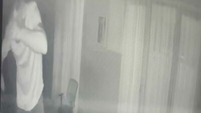 Bursa’nın Osmangazi ilçesinde bir düğün salonuna giren hırsız, güvenlik kameralarının