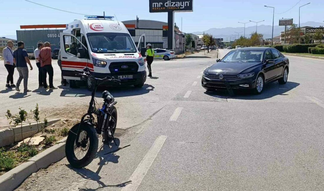 Bursa’nın İnegöl ilçesinde otomobil ile çarpışan elektrikli bisikletin sürücüsü yaralandı.
