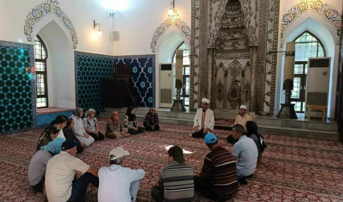 Bursa Özel Huzur Bakım Merkezi’ndeki bireyler, ’Camiye Giden Yol, Minarelerin
