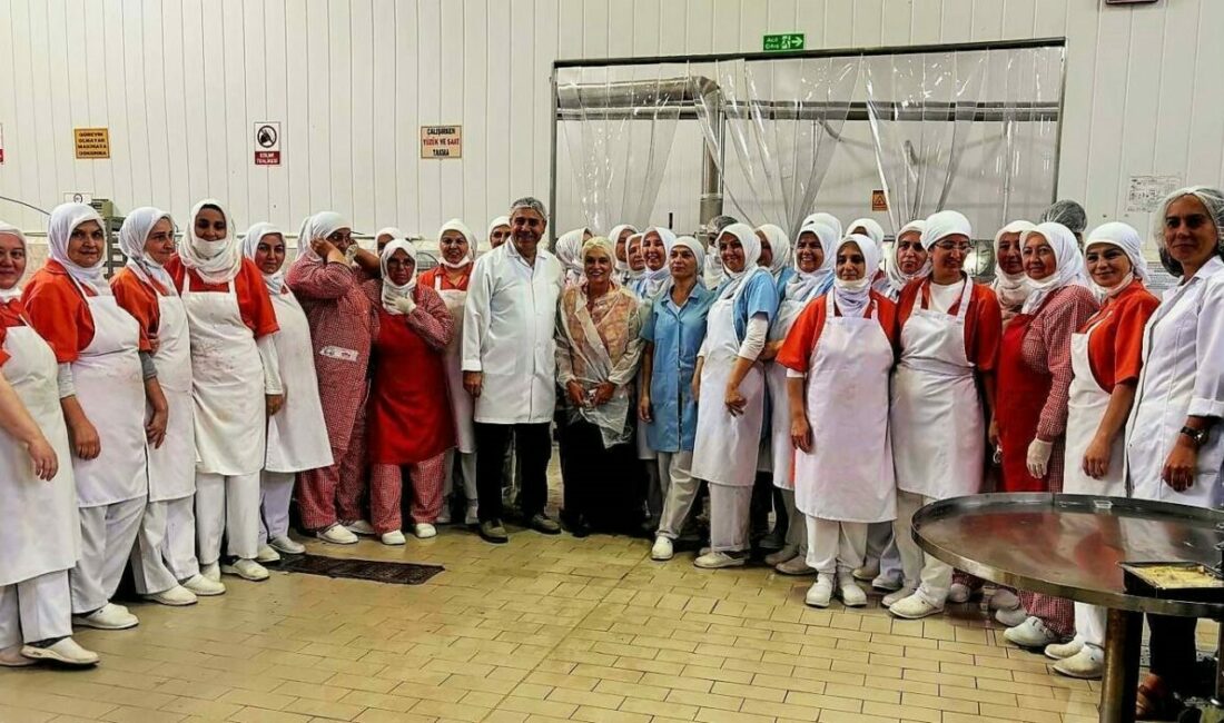 Ünlü spiker ve diksiyon eğitmeni Gülgûn Feyman, Bursa’nın köklü markalarından