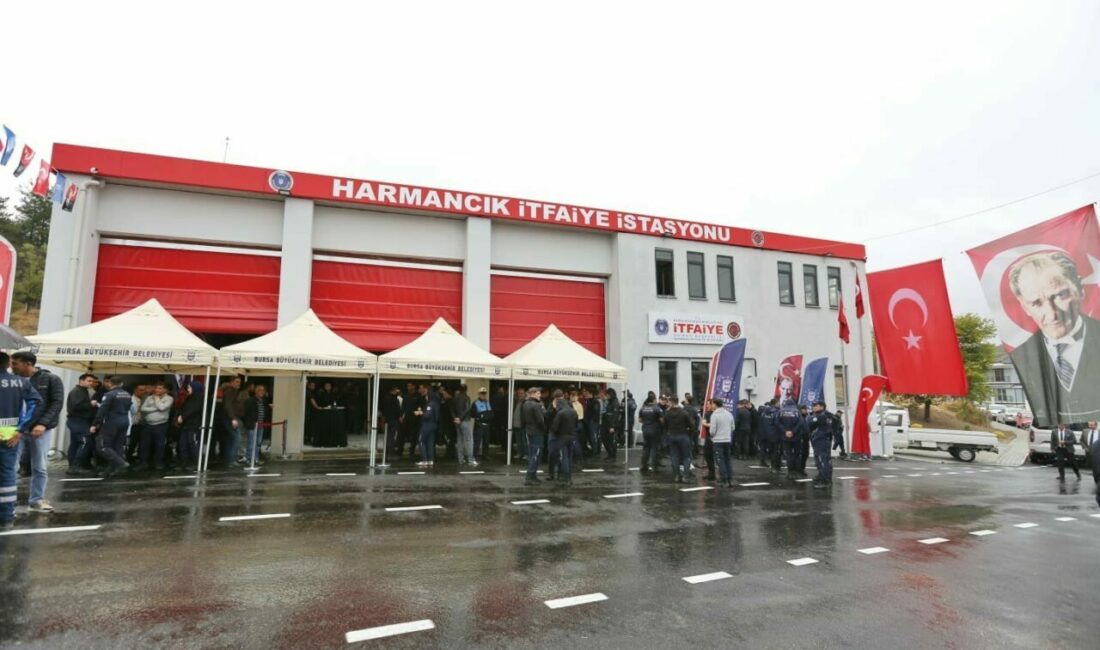 Harmancık’a tam donanımlı itfaiye binası Bursa’da itfaiye teşkilatını ekip ve ekipman destekleriyle sürekli güçlendiren Büyükşehir
