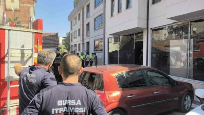 Bursa’nın İnegöl ilçesinde bir depoda çıkan yangın itfaiye ekiplerince söndürüldü.