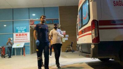 Bursa’nın İnegöl ilçesinde, çamaşır makinesinin bacağını spiralle kesmeye çalışan genç