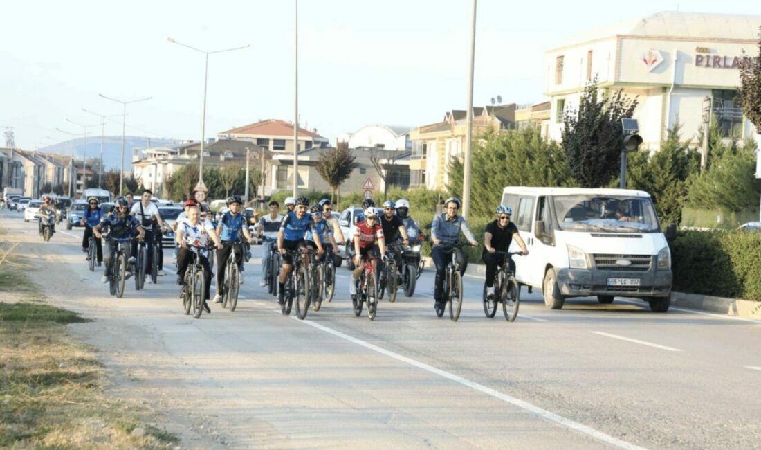 İnegöl’de ’Zaferden kurtuluşa’ sloganıyla bisiklet turu düzenlendi İnegöl Belediyesi’nin 30 Ağustos Zafer Bayramından İnegöl’ün kurtuluşu olan 6