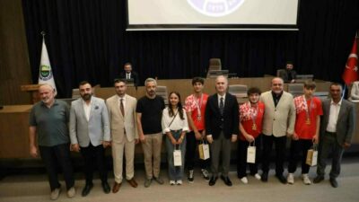 Romanya’da yapılan Avrupa Bilek Güreşi Şampiyonası’nda derece elde eden İnegöllü