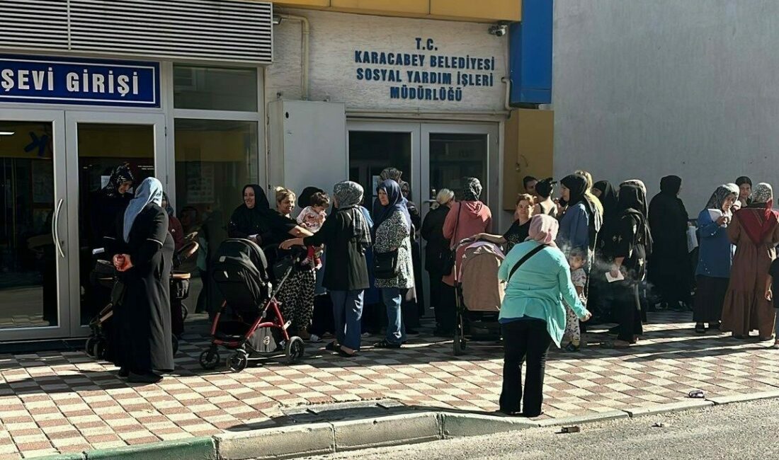 Karacabey Belediyesi, yeni eğitim-öğretim yılının başlamasıyla birlikte öğrencilerin yanında olmaya