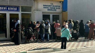 Karacabey Belediyesi, yeni eğitim-öğretim yılının başlamasıyla birlikte öğrencilerin yanında olmaya