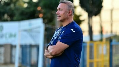 Karacabey Belediyespor, teknik direktör Ahmet Taşyürek ile karşılıklı anlaşarak yollarını