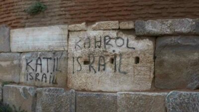 Bursa’nın İznik ilçesindeki 2400 yıllık surlara yazılan ’Katil İsrail’ yazısı