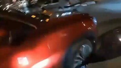 Bursa’da motosikletiyle ilerleyen sürücü, tali yoldan çıkan cipe çarpmasıyla yere