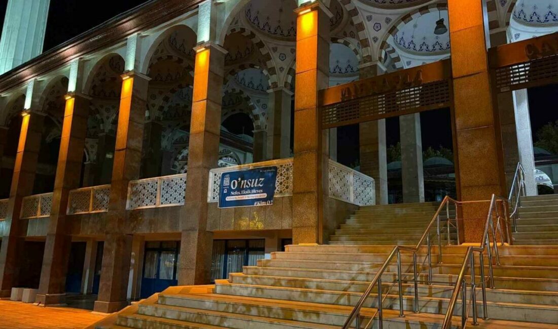 Bursa’da önemli mesajlar taşıyan sözlerle şehrin bir çok noktasına asılan