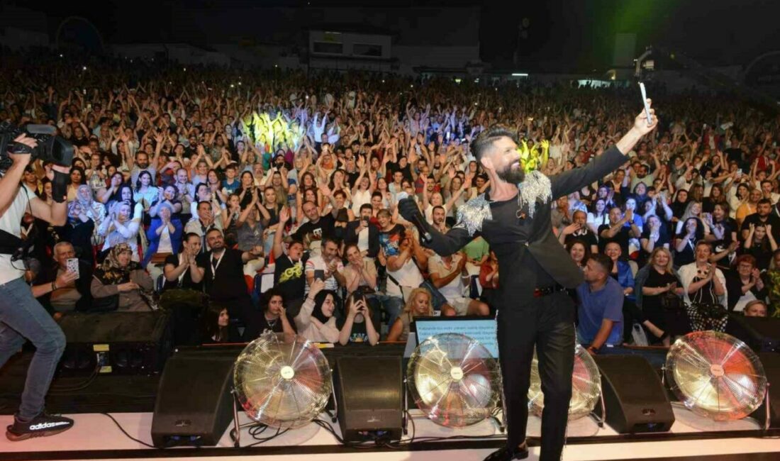Mehmet Çevik’ten ücretsiz konser Mehmet Çevik, 11 Eylül Gemlik’in kurtuluşu etkinlikleri kapsamında perşembe akşamı