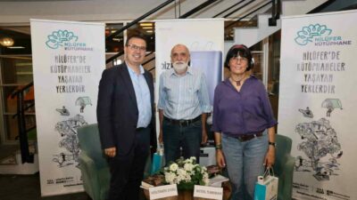 Nilüfer Belediyesi Şiir Kütüphanesi’nde düzenlenen “Dizelerin İzinde: Zarfsız Mektuplar” söyleşisinde