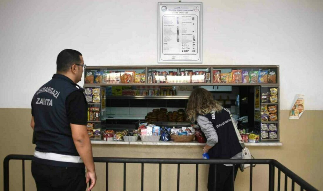 Öğrencilerin sağlığını koruyan denetim Yeni eğitim ve öğretim yılının başlamasıyla birlikte Osmangazi Belediyesi ekipleri,