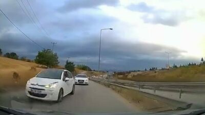 Bursa’da ailesiyle birlikte yolculuk eden sürücü ve ailesi, karşıdan gelenlerin