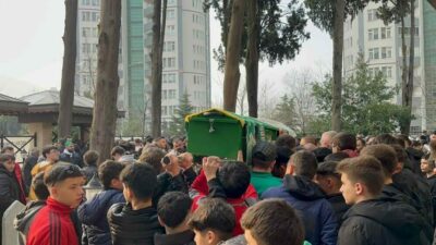 Bursa’da halı saha maçından çıkan 3 lise öğrencisine ticari araçla