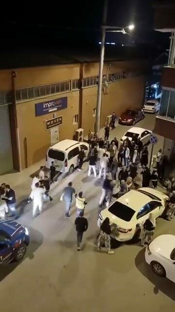 Bursa’nın Yıldırım ilçesinde gerçekleşen sünnet düğününde kalabalık grup arasında kavga