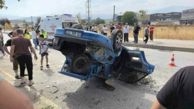 Bursa’nın İnegöl ilçesinde meydana gelen kazada kontrolden çıkan otomobil taklalar