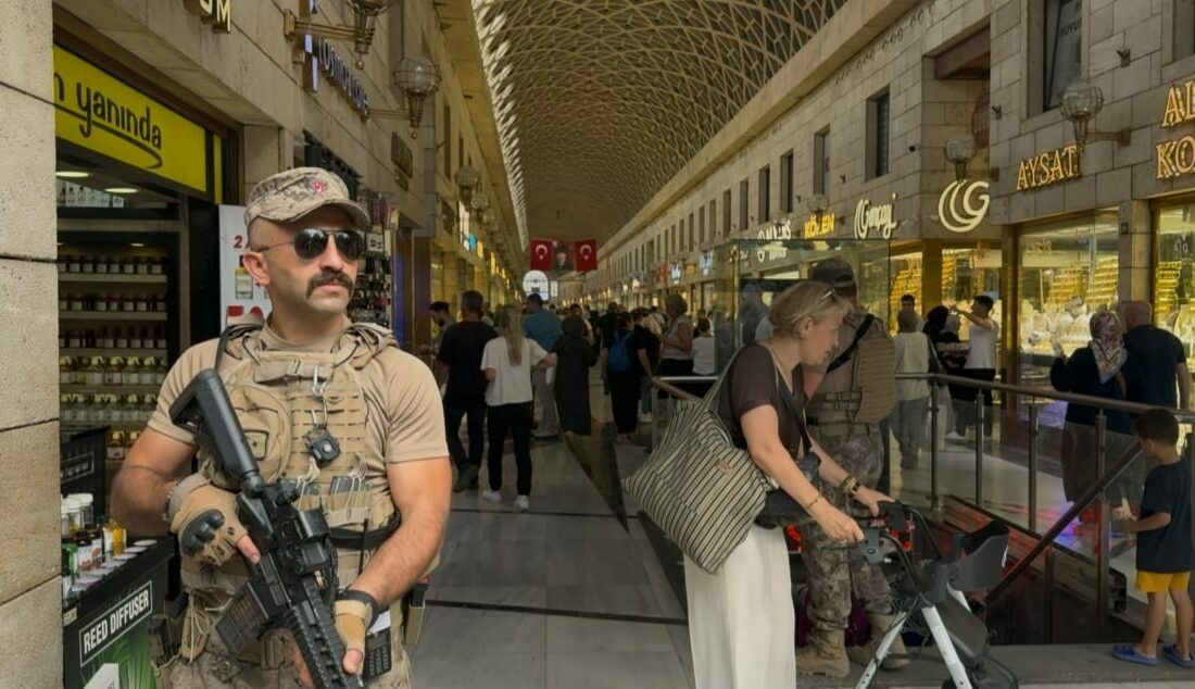 Tarihi dokusu ve yoğun ziyaretçi sayısıyla dikkat çeken Bursa Kapalıçarşı’da