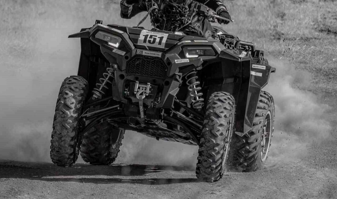 Uluslararası TransAnatolia Rally Raid’in Uludağ-Domaniç etabında ağaca çarpan ATV yarışçısı