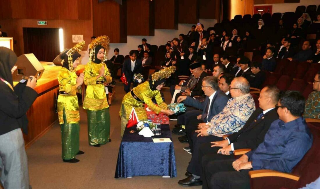 Bursa Uludağ Üniversitesi (BUÜ), 41 farklı ülkeden Endonezyalı öğrenci topluluklarının
