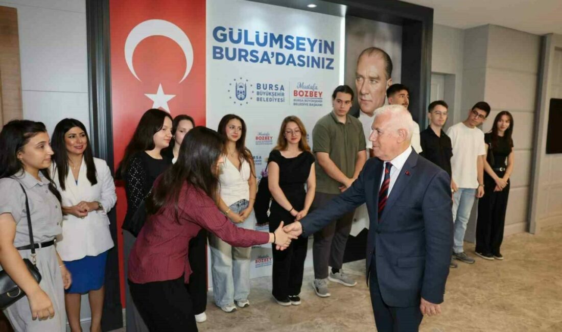 Üniversite hayalleri, Büyükşehir’le gerçeğe dönüştü Bursa Büyükşehir Belediyesi’nin BUSMEK aracılığıyla düzenlediği ücretsiz Yükseköğretim Kurumları Sınavı