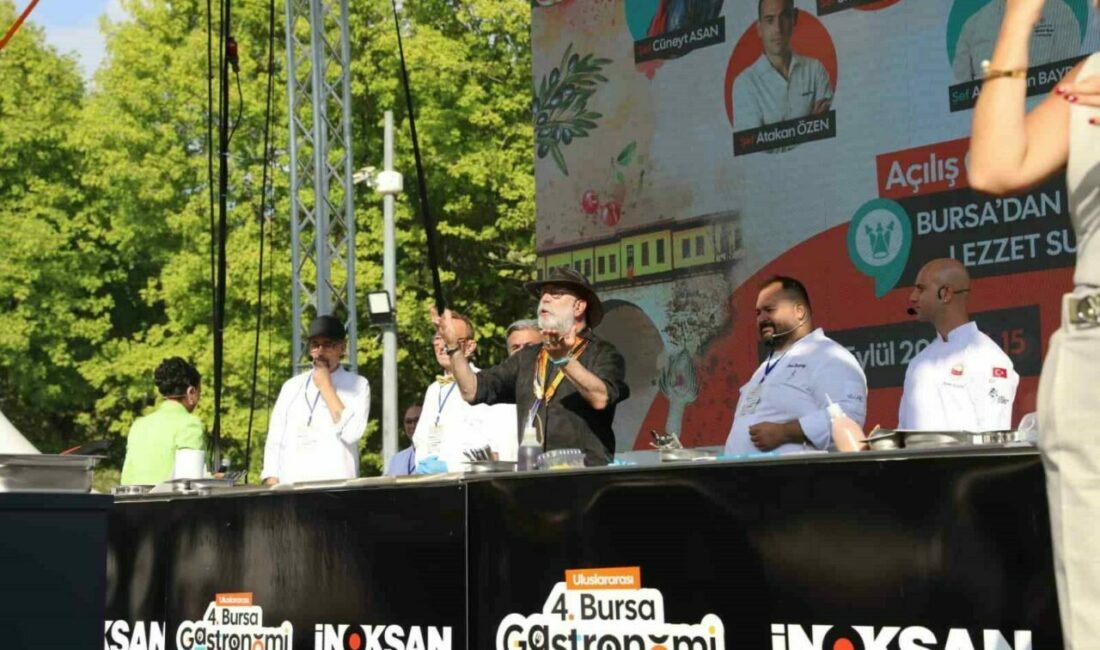Ünlü şefler, tabaklarında Bursa ürünlerini yorumladı ’Rota Yeniden Oluşturuluyor’ temasıyla bu yıl 4’üncüsü düzenlenen Bursa Uluslararası