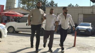 Bursa’nın İnegöl ilçesinde Narkotik Büro Amirliği ekipleri, uyuşturucu tacirini kıskıvrak