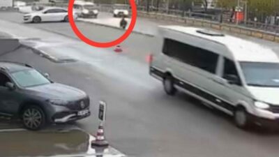 Bursa’da kontrolden çıkan kamyonet, seyir halindeki servis aracına çarptı. Çarpmanın