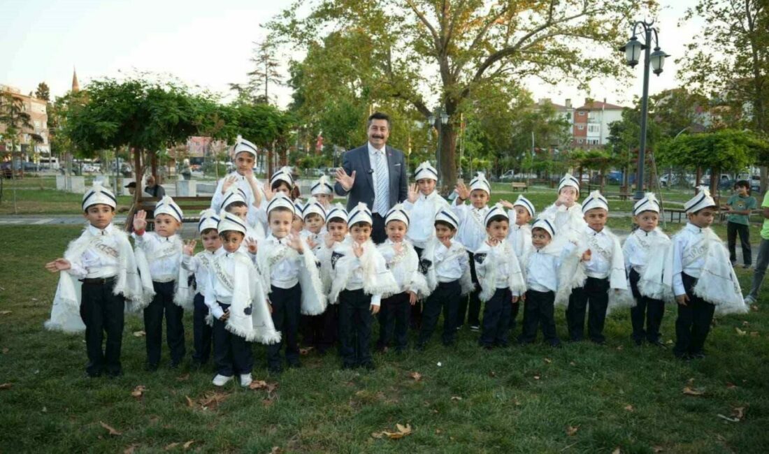 Yenişehir’de sünnet şöleni mutluluğu Bursa’da 10. Uluslararası Altın Biber Festivali kapsamında 27 çocuğun toplu