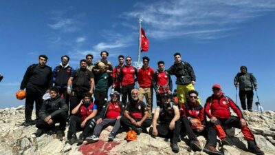 Bursa Dağcılık Kulüpleri 30 Ağustos Zafer Bayramı etkinlikleri kapsamında Uludağ