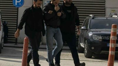 21 yıl hapis cezasıyla aranan şüpheli saklandığı barakada yakalandı Bursa’nın İnegöl ilçesinde hakkında kesinleşmiş hapis cezası bulunan şahıs saklandığı