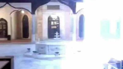 Bursa’da akşam saatlerinde etkili olan gök gürültülü sağanak yağış sırasında