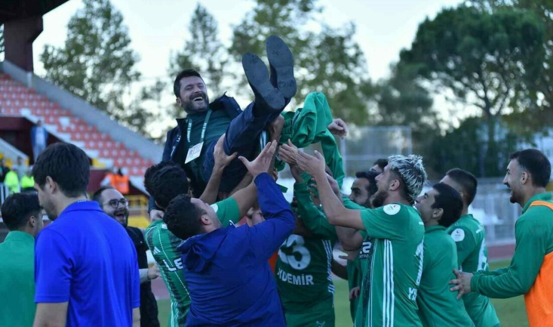 Nesine 3. Lig 1. Grup’ta mücadele eden Kafkasspor, 3 kırmızı