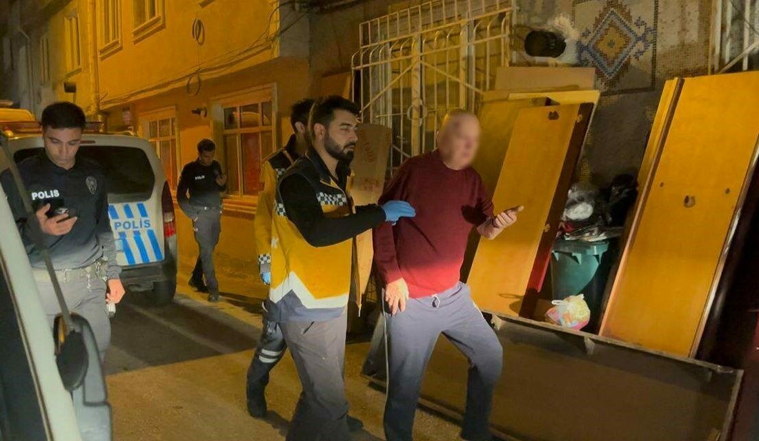 80’lik vatandaşların içki gecesi hastanede bitti Bursa’nın Osmangazi ilçesinde alkol alan yaşları 80’i bulan 3 vatandaş