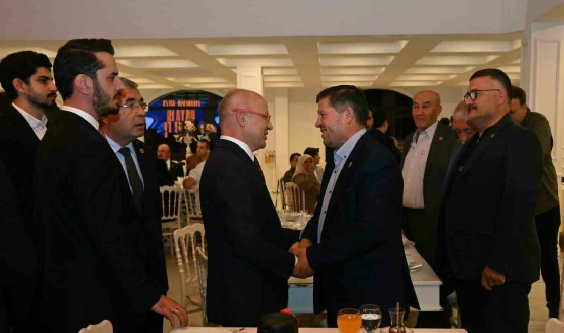 AK Parti teşkilatı muhtarlarla bir araya geldi AK Parti Osmangazi İlçe Başkanlığı tarafından düzenlenen ’Birlik ve Beraberlik