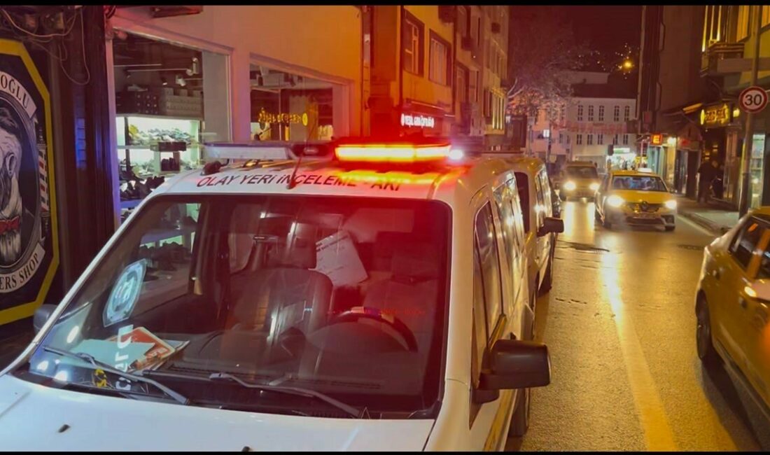 Alkollü olduğu için mekana alınmadı.. Ateş açtı 3 kişiyi vurdu Bursa’nın Yıldırım ilçesi kafeler sokağında alkollü olduğu gerekçesiyle bir mekana