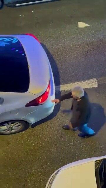 Bursa’da direksiyon başına alkollü geçtiği öne sürülen sürücü, trafiği kesip,