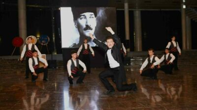 Osmangazi Belediyesi, tarafından Büyük Önder Mustafa Kemal Atatürk’ün Bursa’ya gelişinin