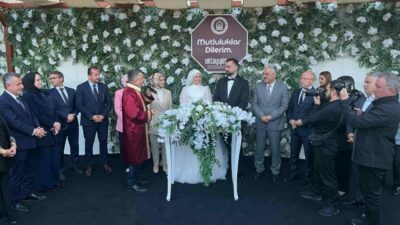 Aile ve Sosyal Hizmetler Bakanı Mahinur Özdemir Göktaş, evlilik kredisinden