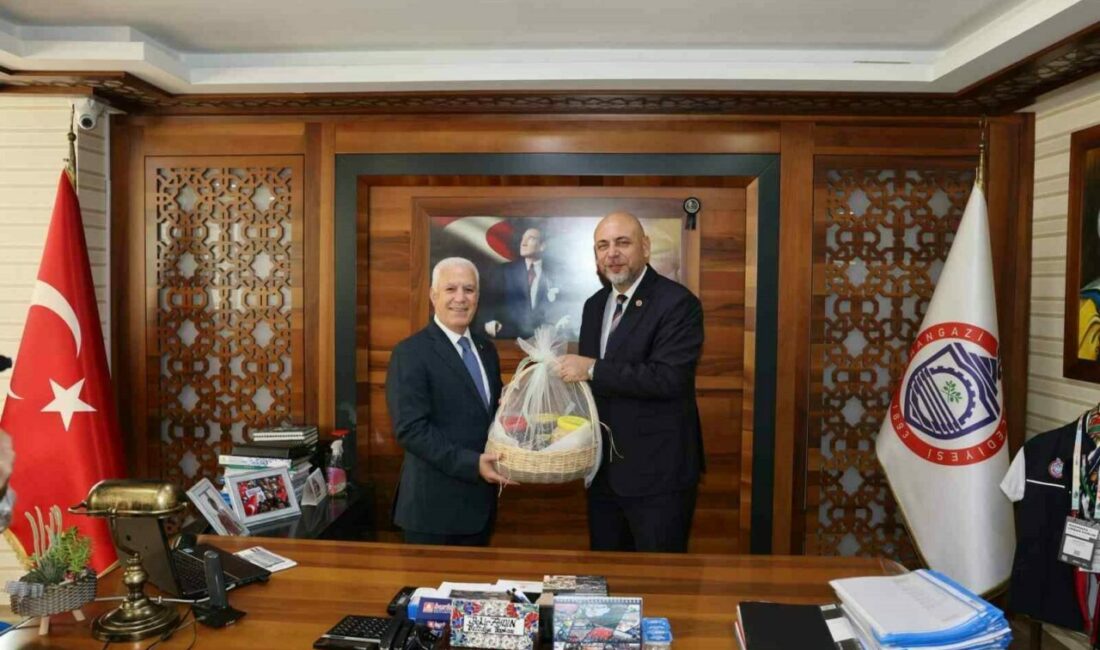 Başkan Bozbey: “İznik ve Uluabat Gölleri Bursa’nın değeri” Bursa Büyükşehir Belediye Başkanı Mustafa Bozbey, son dönemde kuraklık sebebiyle