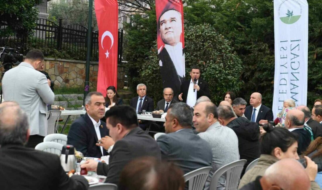 Başkan Erkan Aydın’dan 1,5 yılda 35 mahalle buluşması Osmangazi Belediye Başkanı Erkan Aydın, 35’inci mahalle buluşmasını gerçekleştirdi. Başkan