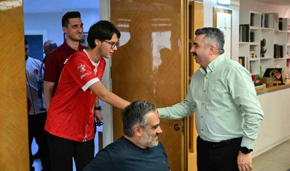 Başkan Yılmaz şampiyonları ağırladı Spor Kenti Yıldırım vizyonuyla, sporu ve sporcuyu destekleyen önemli projelere